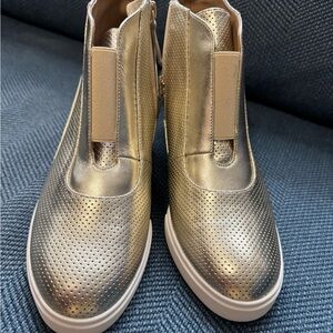 Linea Paolo gold wedge sneakers size 8.5